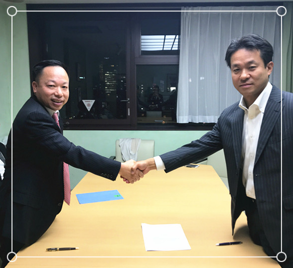 博德公司葉榮恒董事長(左)與ADVAN總經理山形雅之助(右)簽署戰略合作_副本.jpg