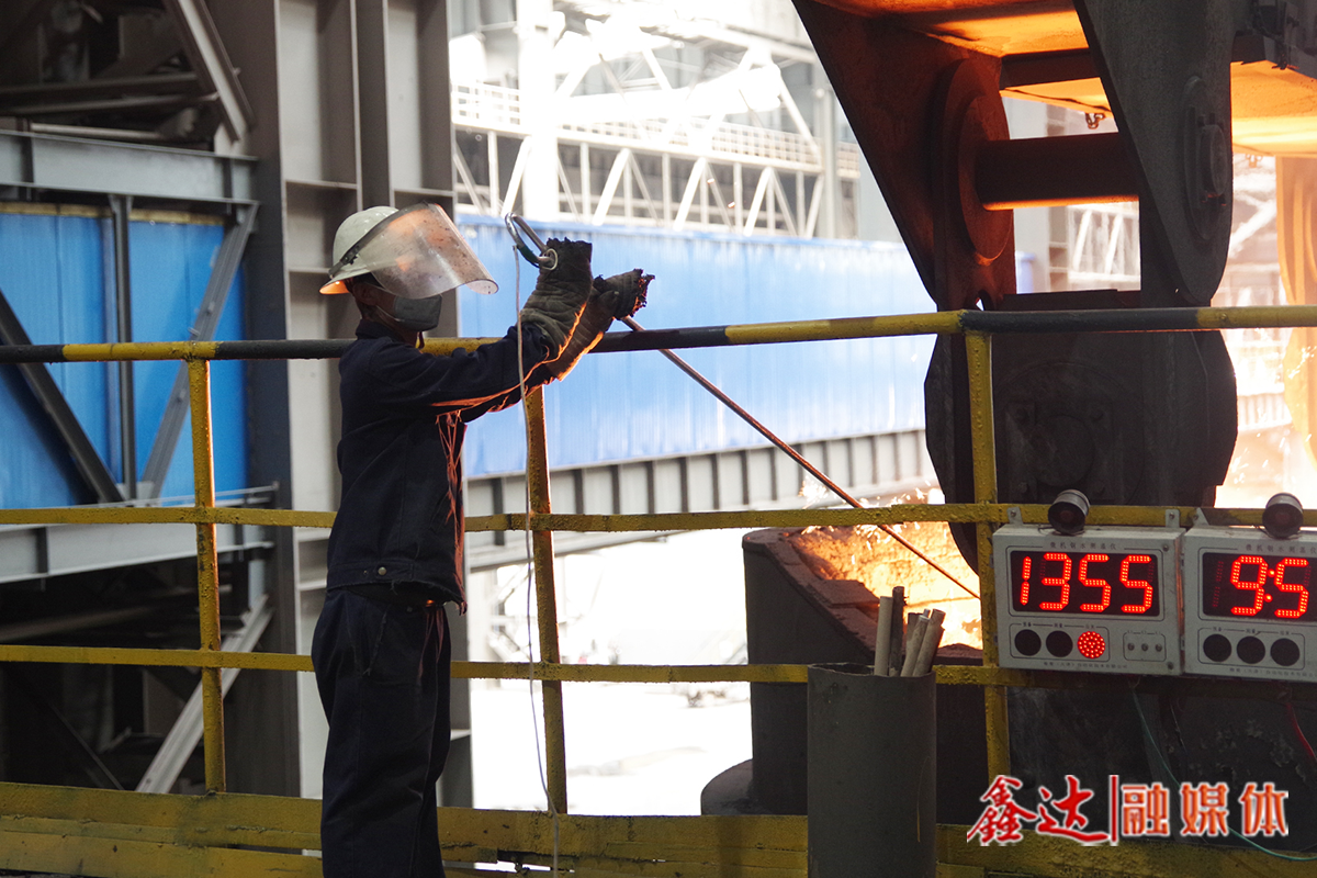 掛帥賽馬丨年凈效益2247.68萬(wàn)元！榮信煉鋼廠提高轉(zhuǎn)爐一倒率攻關(guān)成功！